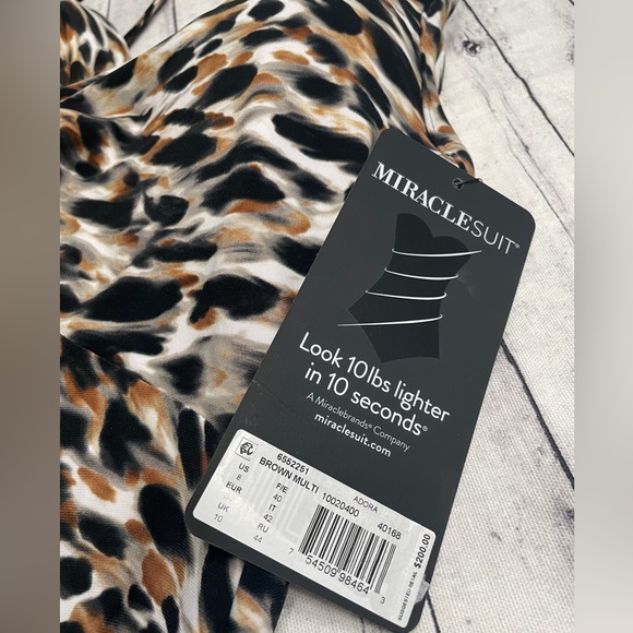 NWT Miraclesuit
Fur Realz Adora Swim Dress - Picture 7 of 7